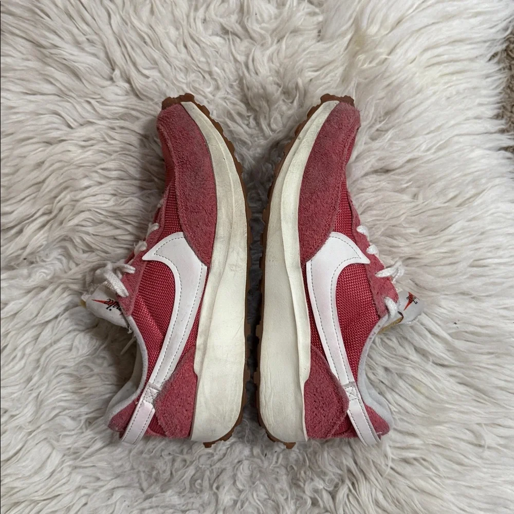 Nike Waffle Debut Vintage Womens 7 
Adobe Sail‎ Coconut Milk Gum Running
Shoes - Picture 2 of 9